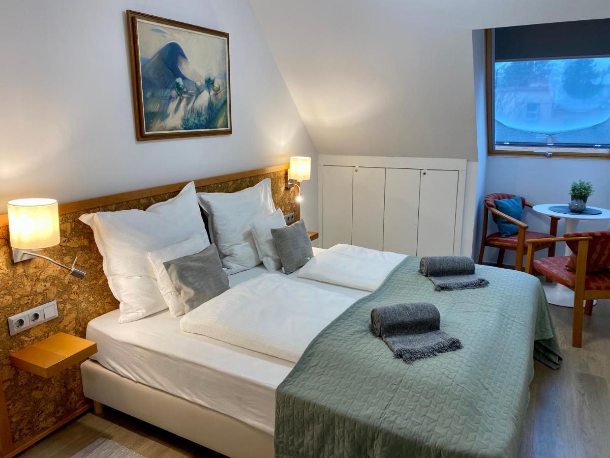 Atrium Apartman Heviz Mit Panoramaterrasse Und Tiefgarage Exteriér fotografie