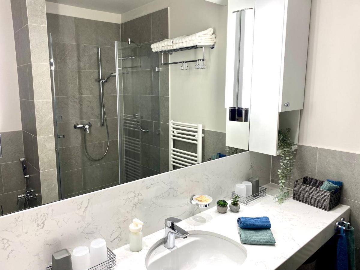 Atrium Apartman Heviz Mit Panoramaterrasse Und Tiefgarage Exteriér fotografie
