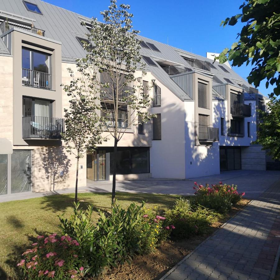 Atrium Apartman Heviz Mit Panoramaterrasse Und Tiefgarage Exteriér fotografie