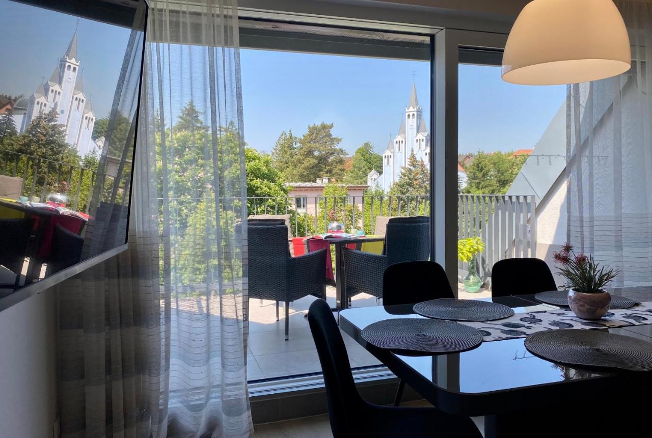 Atrium Apartman Heviz Mit Panoramaterrasse Und Tiefgarage Exteriér fotografie