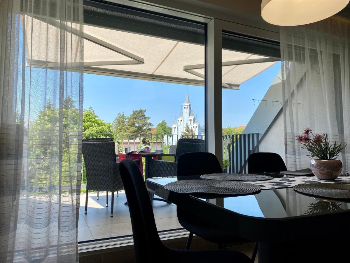 Atrium Apartman Heviz Mit Panoramaterrasse Und Tiefgarage Exteriér fotografie