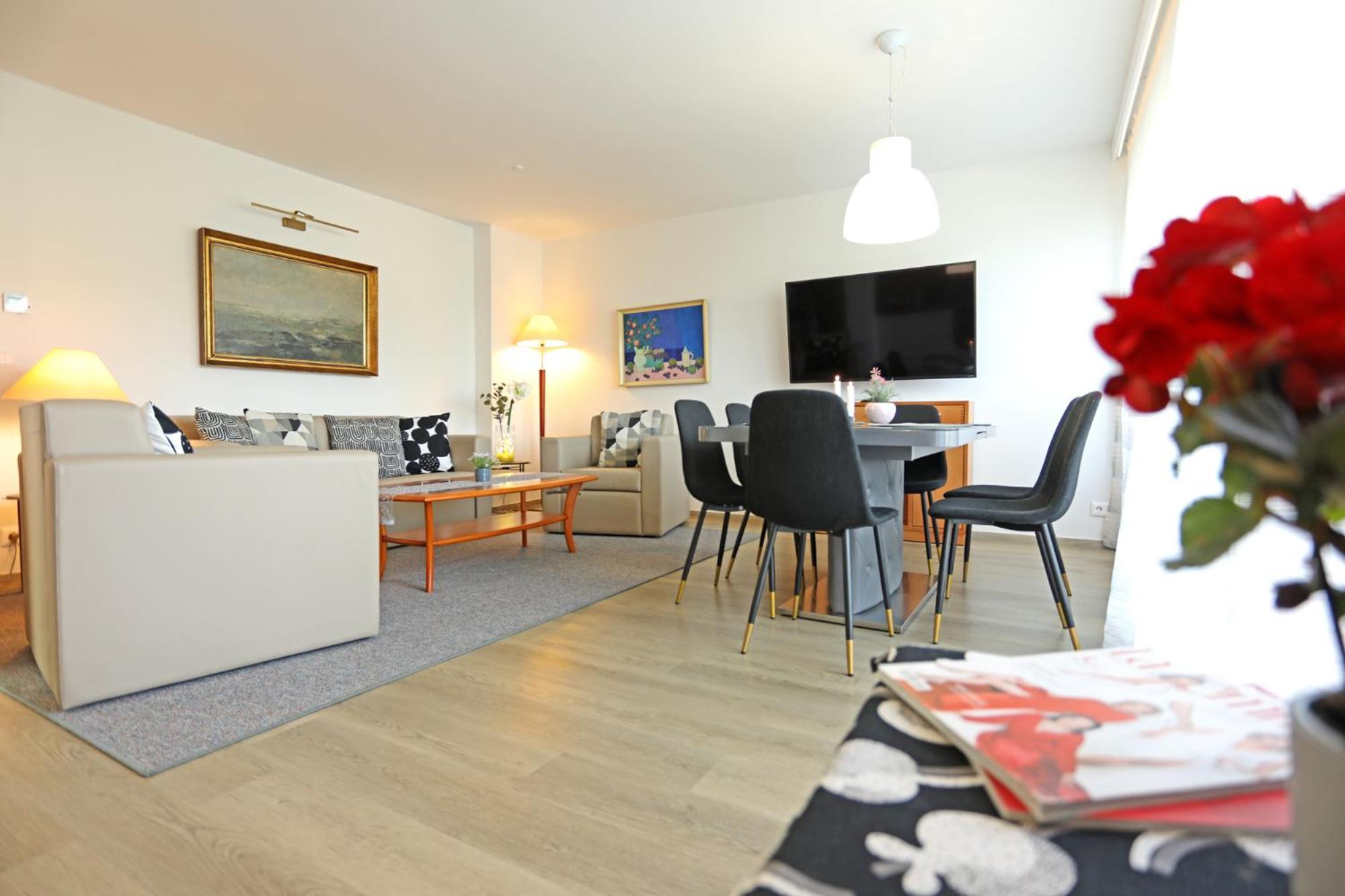 Atrium Apartman Heviz Mit Panoramaterrasse Und Tiefgarage Exteriér fotografie