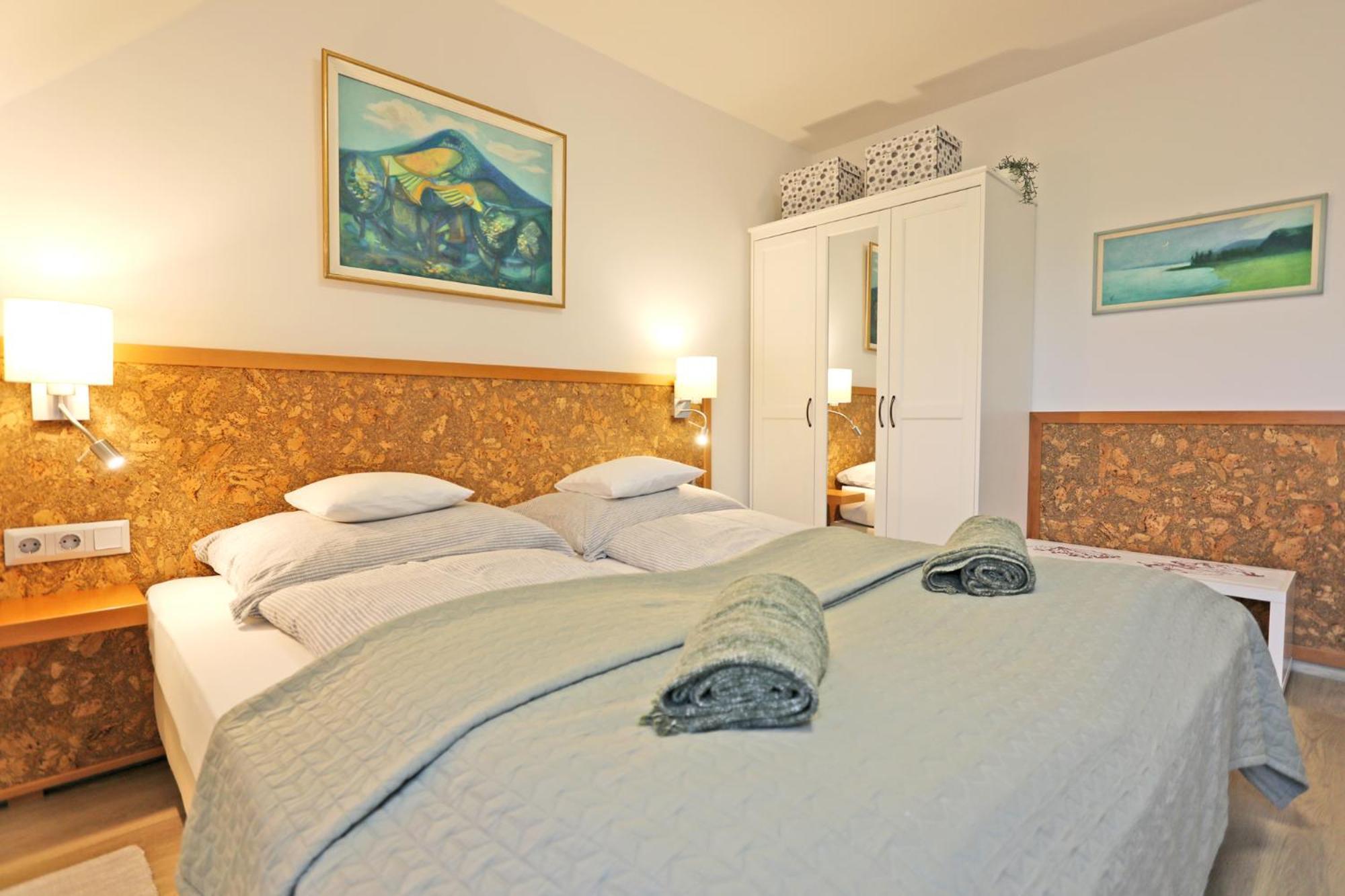 Atrium Apartman Heviz Mit Panoramaterrasse Und Tiefgarage Exteriér fotografie